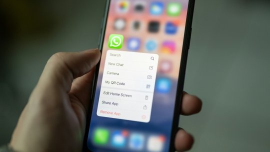 Zeci de milioane de oameni folosesc WhatsApp în țările în care aplicația este interzisă