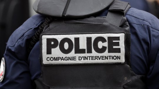 Franţa: Doi poliţişti au fost împuşcaţi într-o secție de poliție din Paris