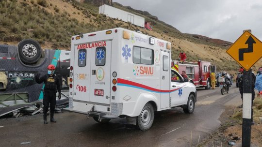 Peru: Cel puțin 16 morți, după ce un autobuz a căzut într-o prăpastie