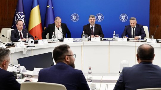 Angajați din aparatul de lucru al Guvernului, într-un nou protest spontan