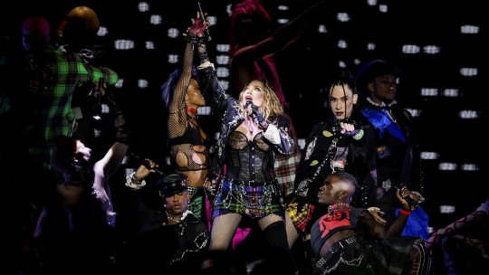 RIO DE JANEIRO: Peste 1,5 milioane de spectatori, la concertul Madonnei de pe plaja Copacabana | VIDEO