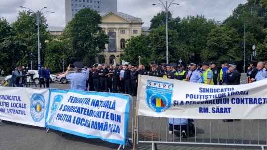 Protest al polițiștilor locali, în Piața Victoriei