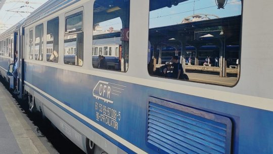Incendiu la locomotiva unui tren, pe ruta Oradea – Mangalia. Peste 100 de persoane, evacuate