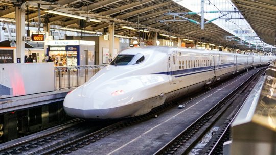 Japonia: Un pasager, găsit mort într-un tren la 12 ore de la deces, timp în care călătoria a continuat
