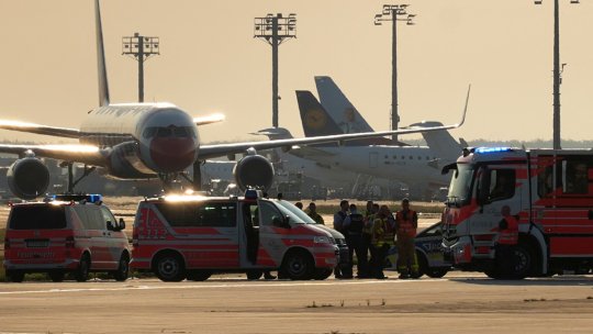 Germania: Zboruri perturbate din cauza unui protest al militanților ecologiști pe aeroportul din Frankfurt