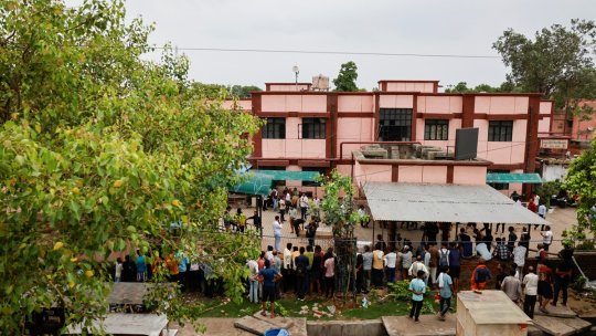India: Peste 120 de persoane au murit strivite de mulțime la un eveniment religios