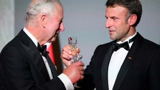 Notă de plată de 475.000 de euro, după o cină pe care Emmanuel Macron i-a oferit-o Regelui Charles al III-lea