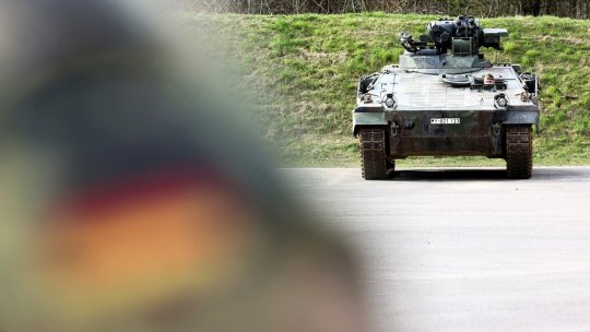 Serviciul militar obligatoriu ar trebui să vizeze și femeile, conform unui general german