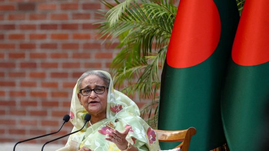 BANGLADESH: Fostul premier, cercetat pentru crimă