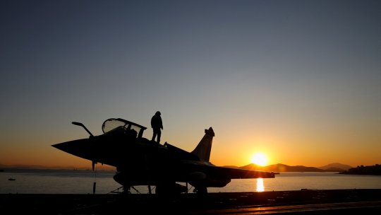 Franţa: Doi piloți au murit după o coliziune între două avioane de luptă