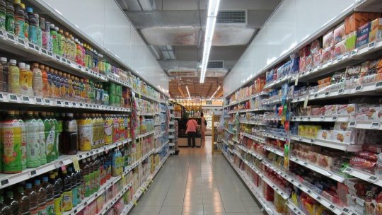 ANPC: Amenzi de două milioane de lei pentru producători și comercianți de sucuri și băuturi răcoritoare