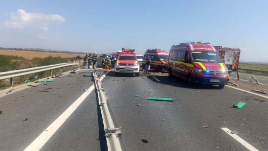 Mașină a Consulatului Ungariei, lovită de un TIR pe autostrada A1