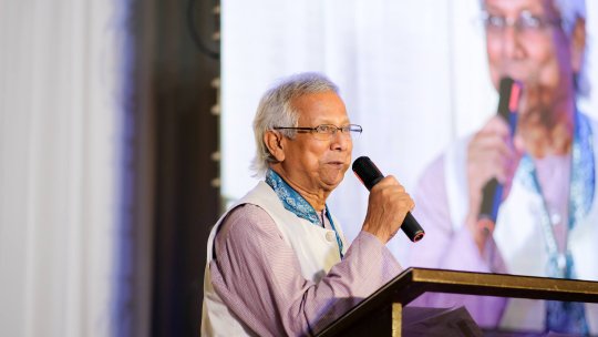 BANGLADESH: Studenții îl vor la conducerea guvernului interimar pe Muhammad Yunus, laureat al Nobelului pentru Pace