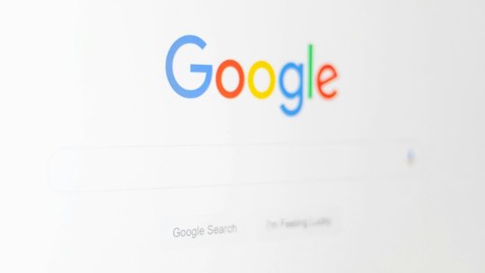 SUA: Google, acuzat de un judecător că a monopolizat căutările online prin tranzacţii ilegale