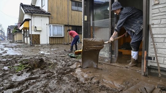 Japonia: Șase persoane au murit în inudațiile și alunecările de teren din centrul țării | FOTO