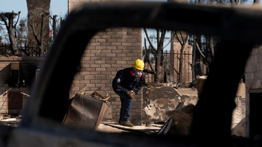 Pierderile provocate de incendiile din Los Angeles pentru industria asigurărilor, estimate la 40 de miliarde de dolari