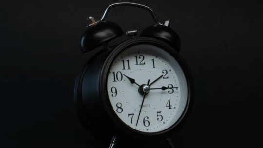 România a trecut la ora de iarnă