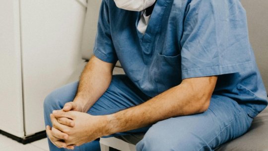 BACĂU: Un medic şi o asistentă de la Spitalul Judeţean, sub control judiciar pentru 60 de zile, într-un dosar referitor la concedii medicale
