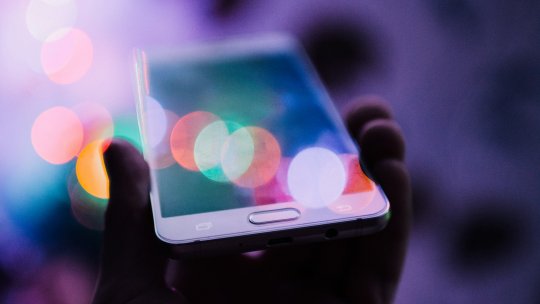 Aplicație guvernamentală obligatorie pe noile telefoane mobile, în India