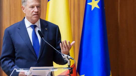 Președintele CCR și alți doi membri ai Curții, decorați de Klaus Iohannis