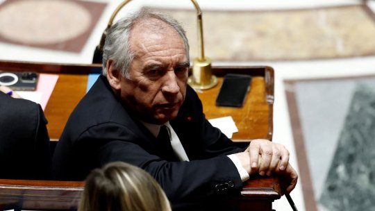FRANȚA: Premierul Bayrou supravieţuiește noilor moțiuni de neîncredere din parlament