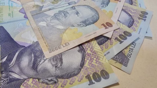 Salvați Copiii: Părinții cheltuie cu aproape 45% mai mult pentru educația copiilor faţă de 2021