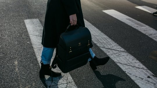CONSTANȚA: O femeie, lovită de un autobuz pe o trecere de pietoni