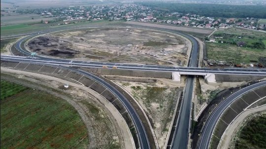 PRAHOVA: Percheziții la persoane care ar fi furat cablu de la sistemul de iluminat de pe autostrada A7