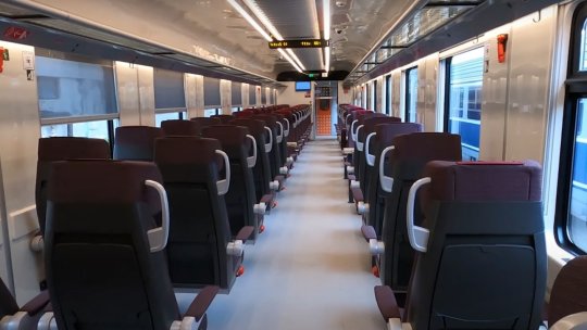 Primul tren format integral din material rulant modernizat prin PNRR, în circulație. „Vom avea tot mai multe vagoane și locomotive modernizate”