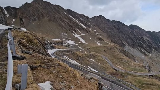 Transfăgărăşan se va deschide în următoarele două săptămâni, cu peste o lună mai devreme față de termenul obișnuit | VIDEO