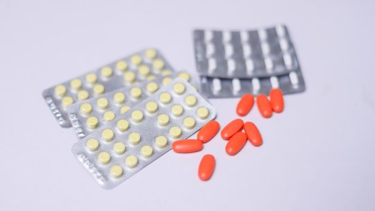 Producătorii de medicamente: Compensarea genericelor în România, întârziată până la doi ani din cauza birocrației
