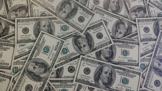 Soţ şi soţie din Ucraina, depistaţi de vameșii români cu 1,4 milioane de dolari ascunşi pe corp. Ce amenzi au primit | VIDEO