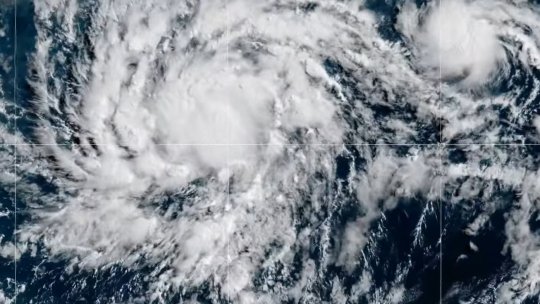 Uraganul Iona s-a intensificat în Oceanul Pacific