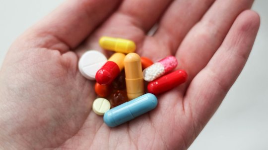 Percheziții în București și în 9 județe, într-un caz de decontări ilegale de medicamente pentru pacienți cu boli grave