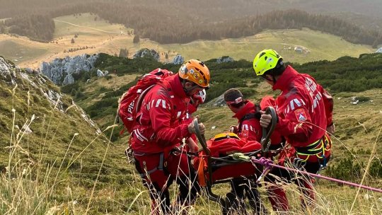 Preşedinte Salvamont România: Cerem încă 200 de posturi la nivel naţional. Până acum fugea ursul de noi, acum fuge ursul după noi