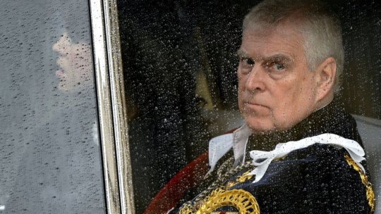 Andrew Mountbatten-Windsor, fratele Regelui Charles al III-lea, apare în fotografii din dosarele Epstein
