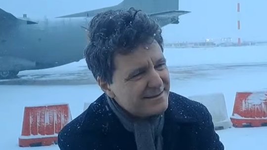 Nicușor Dan, după ce zborul său de la Paris a fost întârziat de condițiile meteo: La un moment dat, trebuie să avem un avion prezidențial