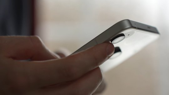 9 din 10 români folosesc instrumente de inteligență artificială