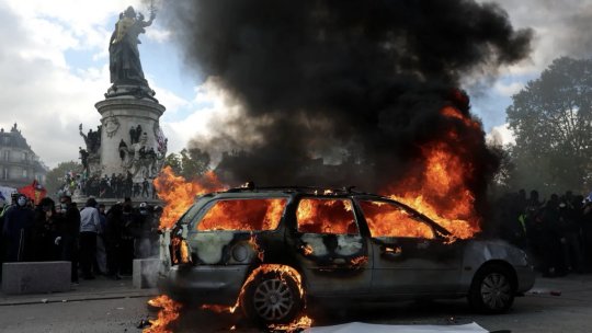 Proteste în Franța: Confruntări de stradă violente, jafuri și clădiri incendiate