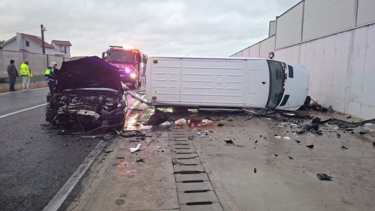 CONSTANȚA: 9 răniți după un accident între un microbuz şi un autoturism