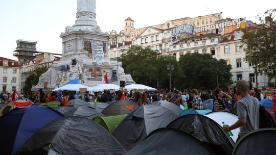 Portugalia: Poliţia a evacuat taberele protestatarilor faţă de criza locuinţelor