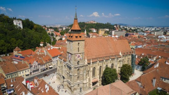 BRAȘOV: Restaurarea curții Bisericii Negre, la start