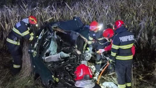 IAȘI: 2 morți și un rănit în urma coliziunii dintre o autoutilitară şi un autoturism, la Soci