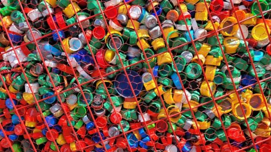 Fiecare persoană din UE a generat, în medie, 35,9 kilograme de deşeuri de ambalaje din plastic