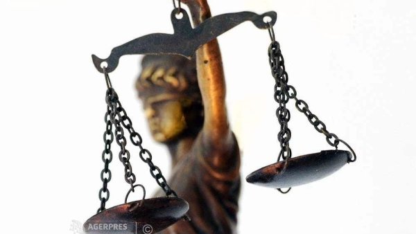ARGEȘ: Doi indivizi, arestați pentru agresarea unui pompier și avarierea unor autospeciale la Ștefănești