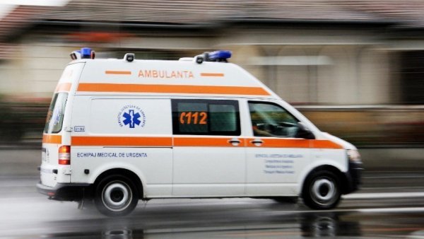 BRAȘOV: Autocar, ambulanță și autoturism, implicate într-un accident