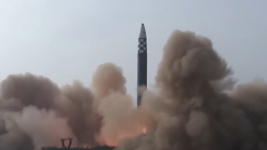 Coreea de Nord a lansat aproximativ zece rachete balistice spre apele din largul coastei estice, anunță Seulul
