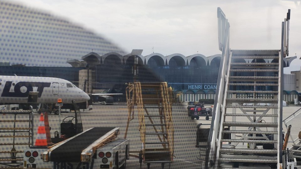 Incendiu în zona culoarului de legătură dintre terminalele Aeroportului Otopeni