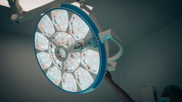 Japonia: Tratament de pionierat împotriva bolii Parkinson, pe bază de celule stem, oferit unui pacient