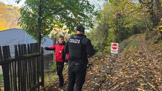 Biciclist rănit după ce a lovit un cablu întins pe un traseu montan din Maramureş
